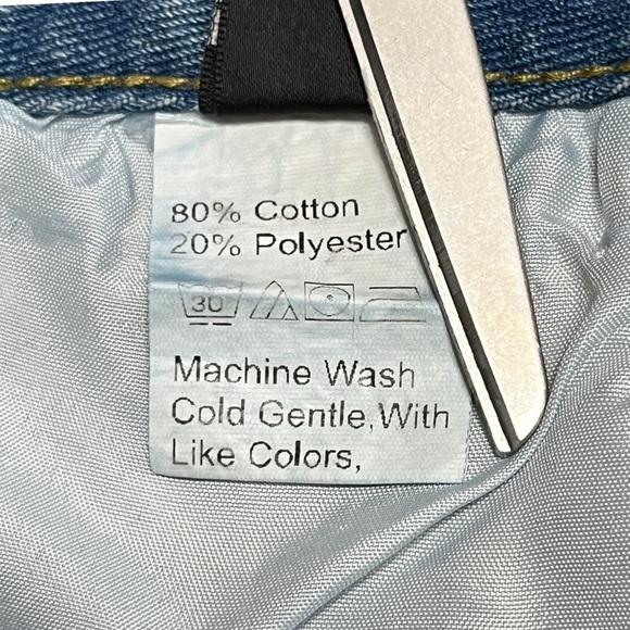 Butterfly Embroidered Cropped Raw Edge Denim Size 3XL - Picture 12 of 14